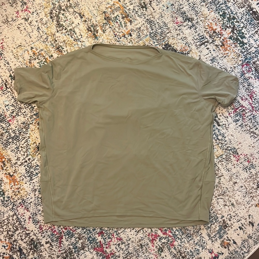 BACK IN ACTION SHORT SLEEVE NULU